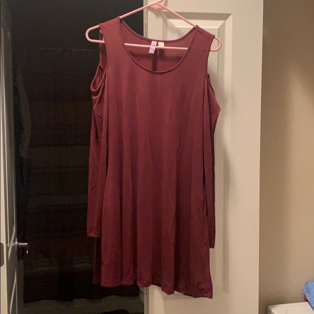 Open shoulder long sleeve dress